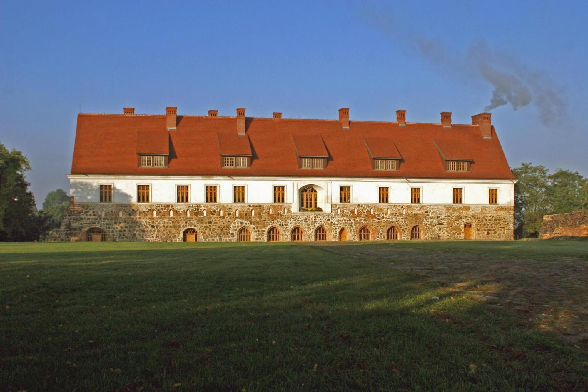 Klasztor Cedynia Hotel Exterior foto
